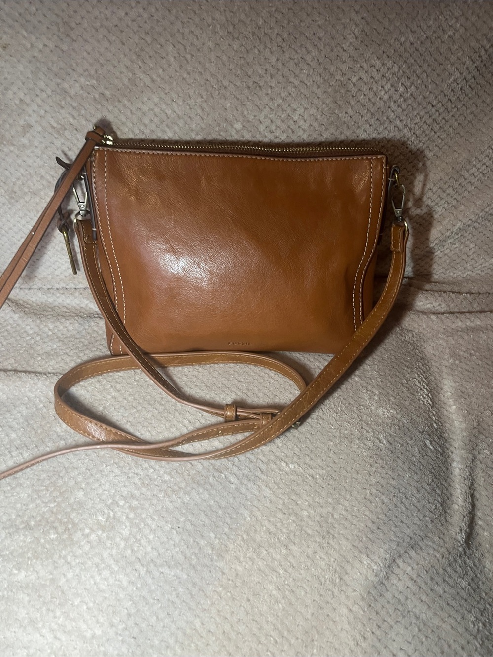 Fossil Classic Tan Leather Crossbody Bagpipe